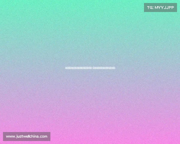 赫伊森在俱乐部门口停留十分钟热心签名 小球迷围绕争相合影留下难忘瞬间